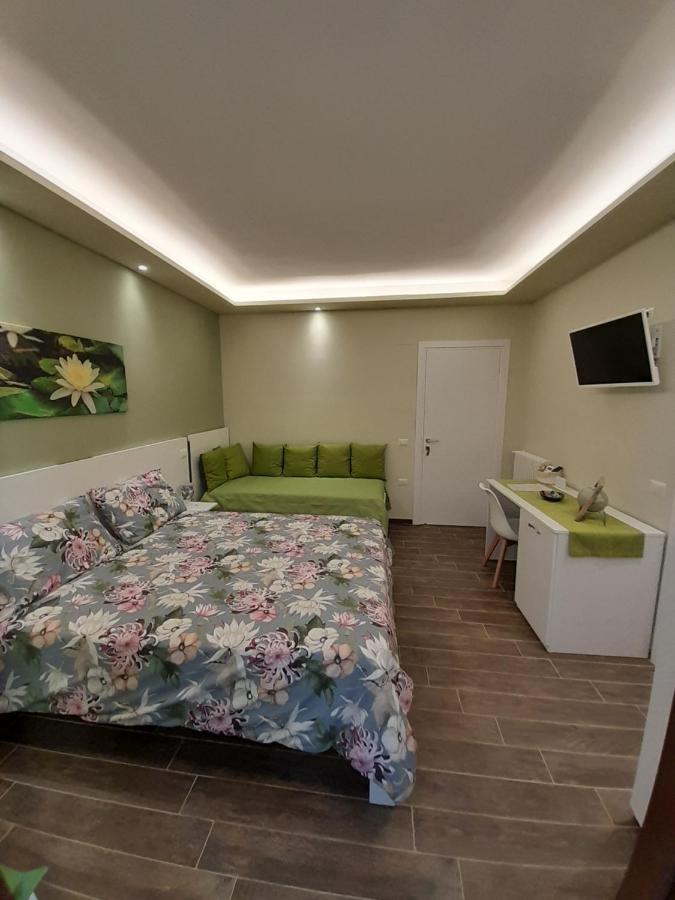 L'Oasi Di Venere Bed And Breakfast Caserta Esterno foto